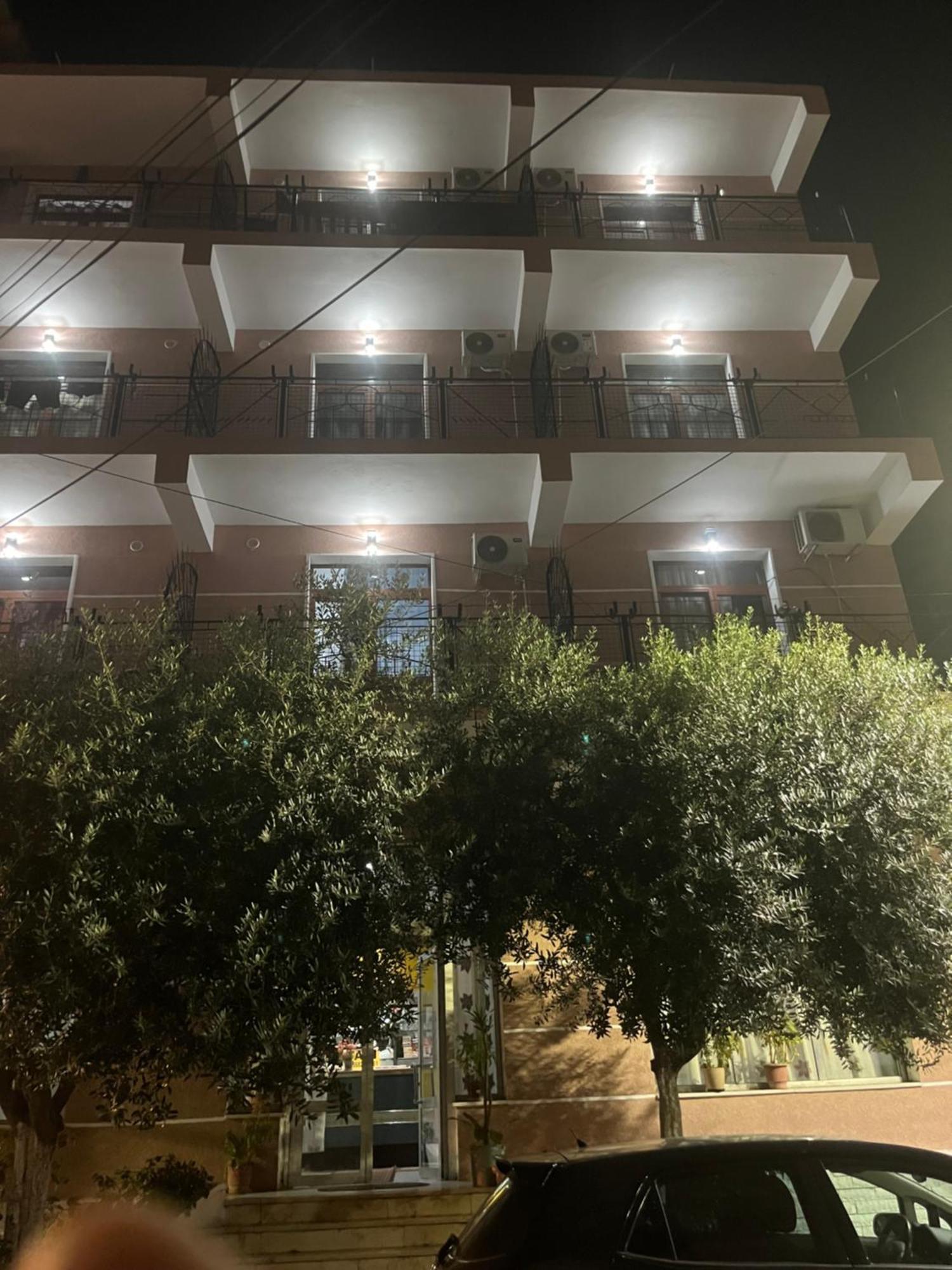 Hotel Luli City Center Драч Екстериор снимка
