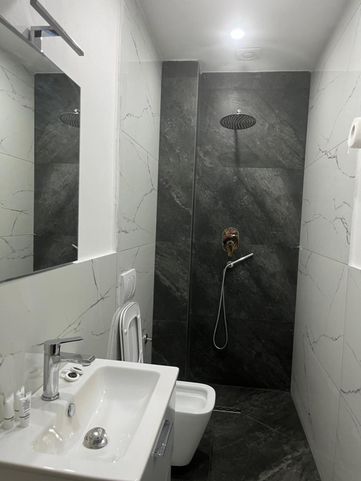 Hotel Luli City Center Драч Екстериор снимка
